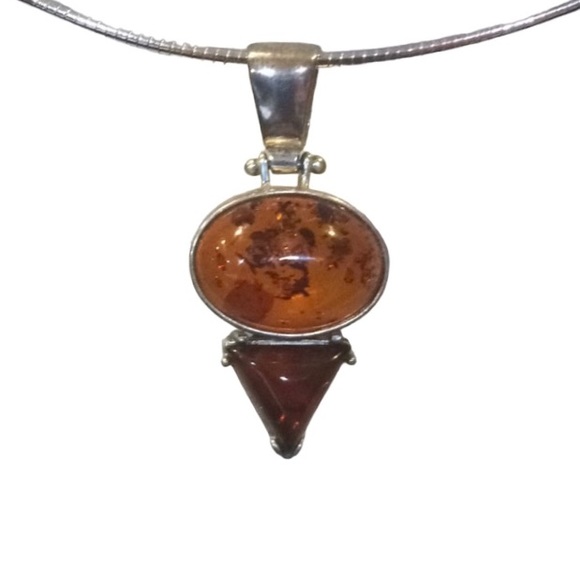 Jewelry - Sterling Silver Amber Pendant